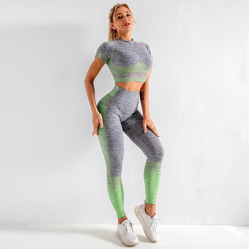 Seamless knitted yoga wear