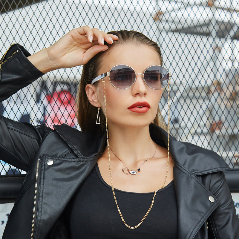 Small Round Frame Sunglasses With Chain