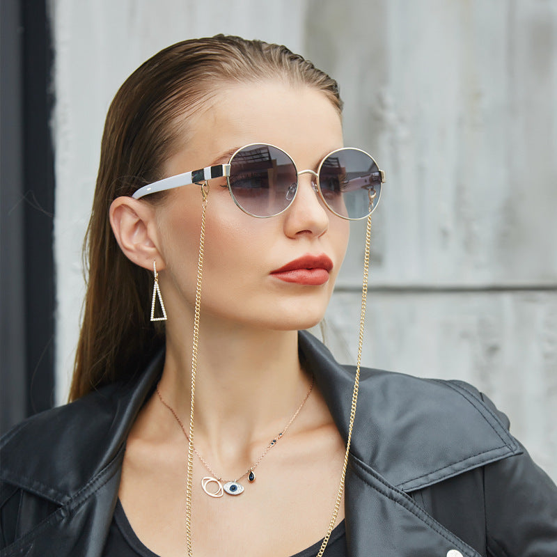 Small Round Frame Sunglasses With Chain